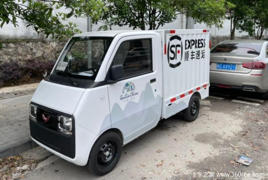 五菱造怪车！论城市四轮车能否撼动快递三轮车的霸主地位