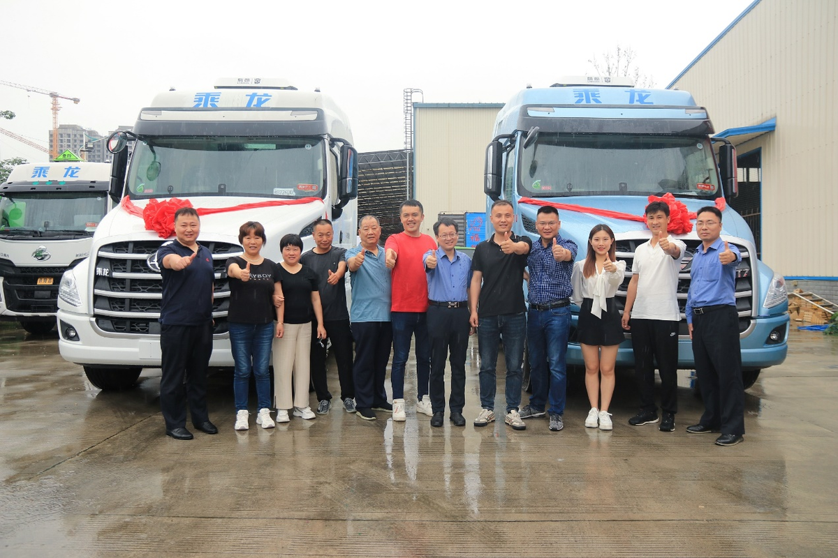 首批乘龙T7房车交付，开启中国高端重卡房车新征程