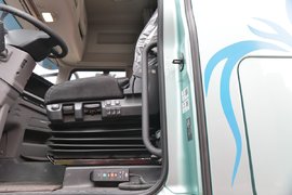 两款顶尖座椅盘点 开车也能很惬意!