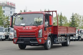 合规装载超7吨 骏铃擎天柱还有个大卧铺