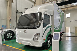 配电子后视镜 充换电一体式 续航400公里起 新乘龙L2电动轻卡亮相