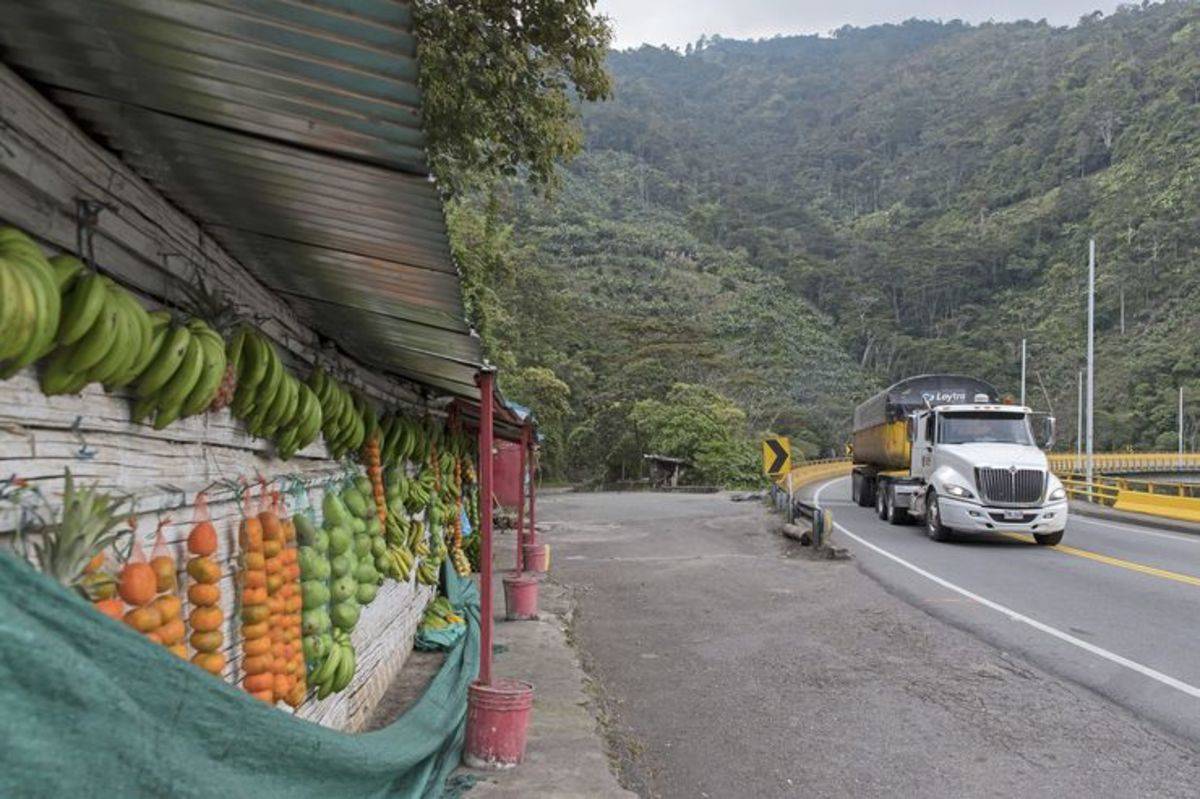 运输成本36元/公里！ 在哥伦比亚开车啥体验？公路版绝地求生