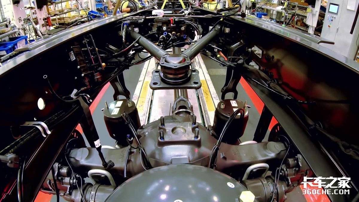750马力FH16如何生产 走进沃尔沃根特工厂 看老外怎么造车