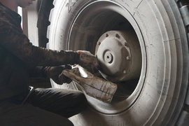 半轴桥和轮边桥有何区别？ 后者更像猛男！双级减速增扭