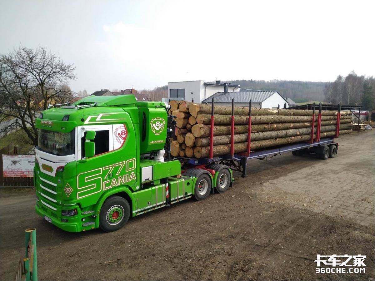 770匹大马力还带起重机 公路之王斯堪尼亚S770还是木材运输之王！