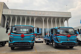 飞碟汽车&潍柴动力商丘推介会圆满成功