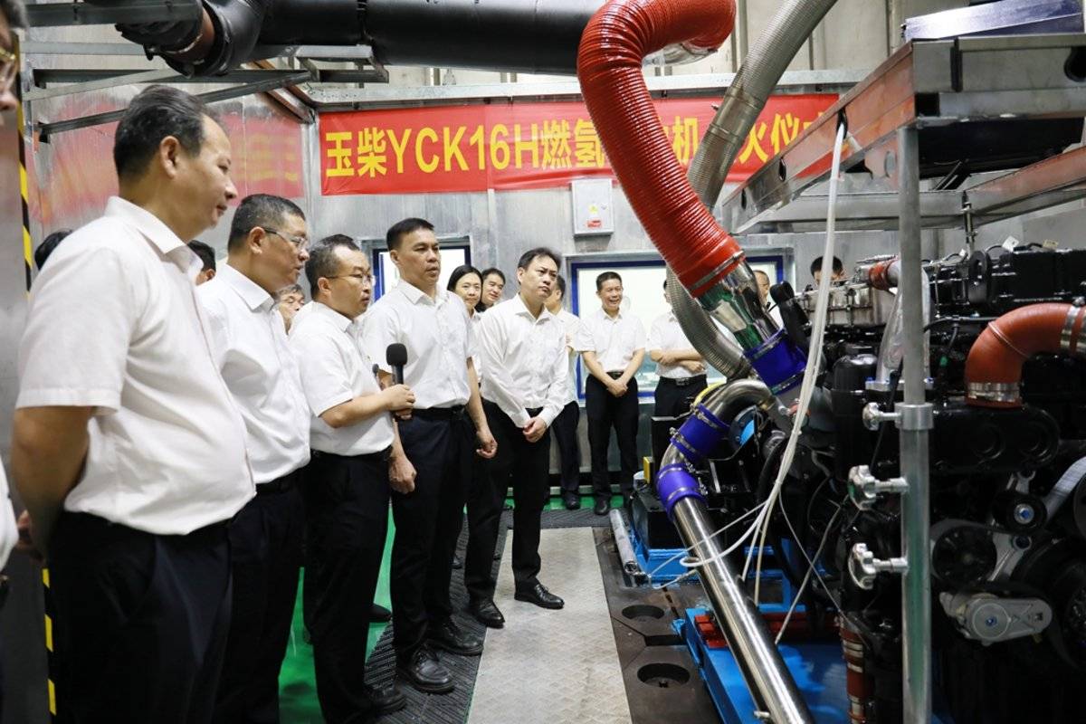 中国最大排量、最大马力燃氢发动机——玉柴YCK16H成功点火