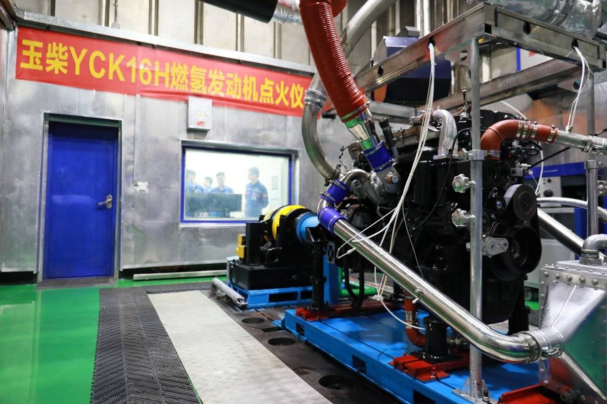 中国最大排量、最大马力燃氢发动机――玉柴YCK16H成功点火