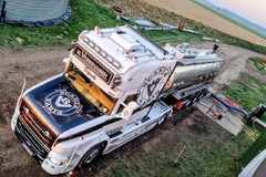 ˹������V8��ͷ�������� ������ŷʽ��