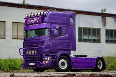 17�공��˹������V8������װ��̫������