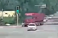 ����ä���ᡰ���ˡ� �ӱ�4���걻ײ����