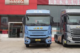 康明斯Z14加持ZF传胜自动挡 超越Q7标配车载冰箱超宽卧铺！