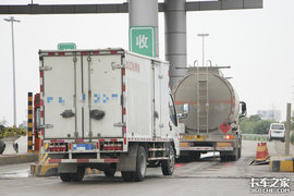 6米8黄牌对4米2蓝牌 “恨之入骨” 口水都吵干了 你站哪队?