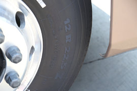 295/80R22.5对决12R22.5 这两款轮胎有何差异？用它竟然更省油！