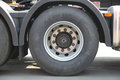 295/80R22.5对决12R22.5 它两孰强孰弱?