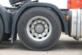 295/80R22.5对决12R22.5 它两孰强孰弱?