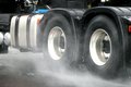 295/80R22.5对决12R22.5 它两孰强孰弱?