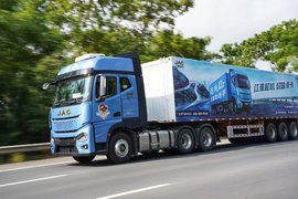 澎湃动力极致操控 江淮超越Q7畅行福建山区!