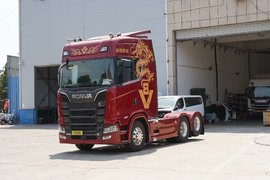 国内陆地牵引车天花板 搭载V8发动机的斯堪尼亚满足他所有需求