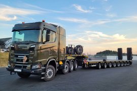 八轴+独立悬架! 它堪称挂车界的变形金刚 不仅能升降还可转向!