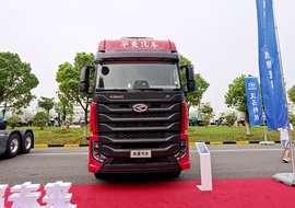 开启中国重卡乘用化时代 华菱X9给你带来全新的驾乘体验