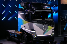 2022汉诺威车展: 续航500公里的奔驰 eActros LongHaul 亮相!