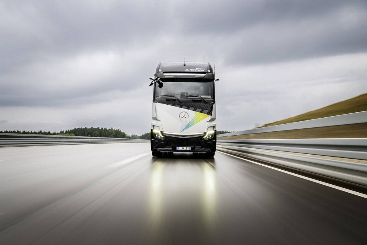 为未来充电：梅赛德斯-奔驰eActros LongHaul纯电动长途重卡首秀IAA