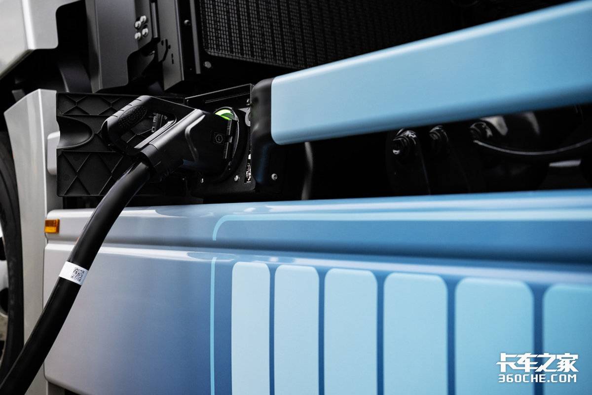 2022汉诺威车展：奔驰eActros300独家详解 电驱桥+336kWh电池组！