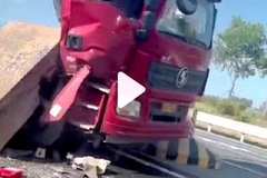 ���ջ���·�ڼ�ɲ ���黬�ƻ��м�ʻ��