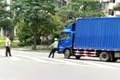 �Ῠ�ܼ��� ���н��� ���ݳ�����һĻ