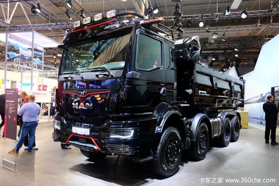 黑武士风MAN TGS亮相IAA 高端定制范十足 能否称得上自卸车天花板？