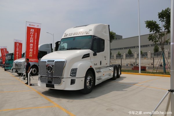 纯正美式动力链!康明斯15L配伊顿AMT 陕汽长头车轾德炎再曝光