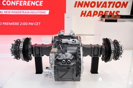 输出高达1142马力！ 菲亚特电驱桥这么暴力？ 双电机加持！