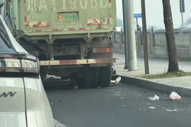 突发!四川成都一自卸车违规变道酿成惨剧