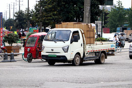 为啥他能更赚钱? 新能源城配用车指南 跑城配究竟买哪款?