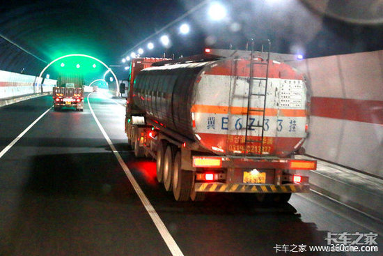 11月18日起施行 成都对重型自卸货车、重型罐式货车采取限行新规
