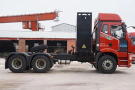 电力十足！解放J6P纯电牵引车畅赢“绿色低碳”赛道