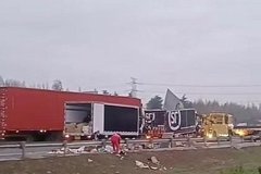 ��ҳ����ᳵ��ײ �����־�ɢ��һ��