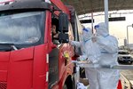 多地迅速行动取消公路防疫检查点