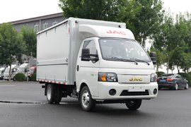 维修技师上门做首保 江淮1卡恺达用品质和服务赢得用户信赖