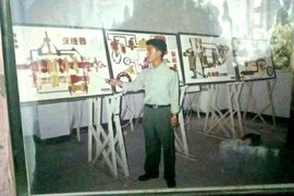 把爱带上路 "汽车兵"退伍跑货运 冯滨和他的解放JH6