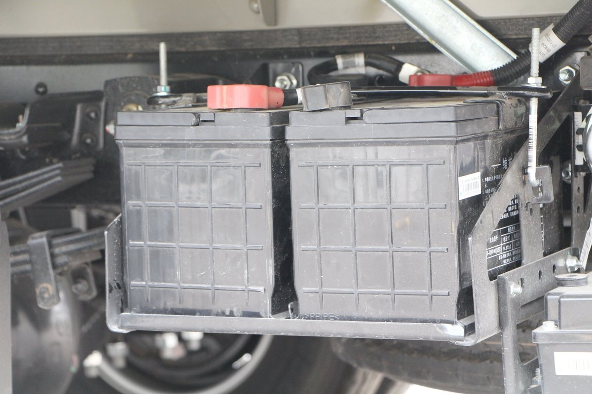 电车启动不了?或许是一块小电瓶没电了