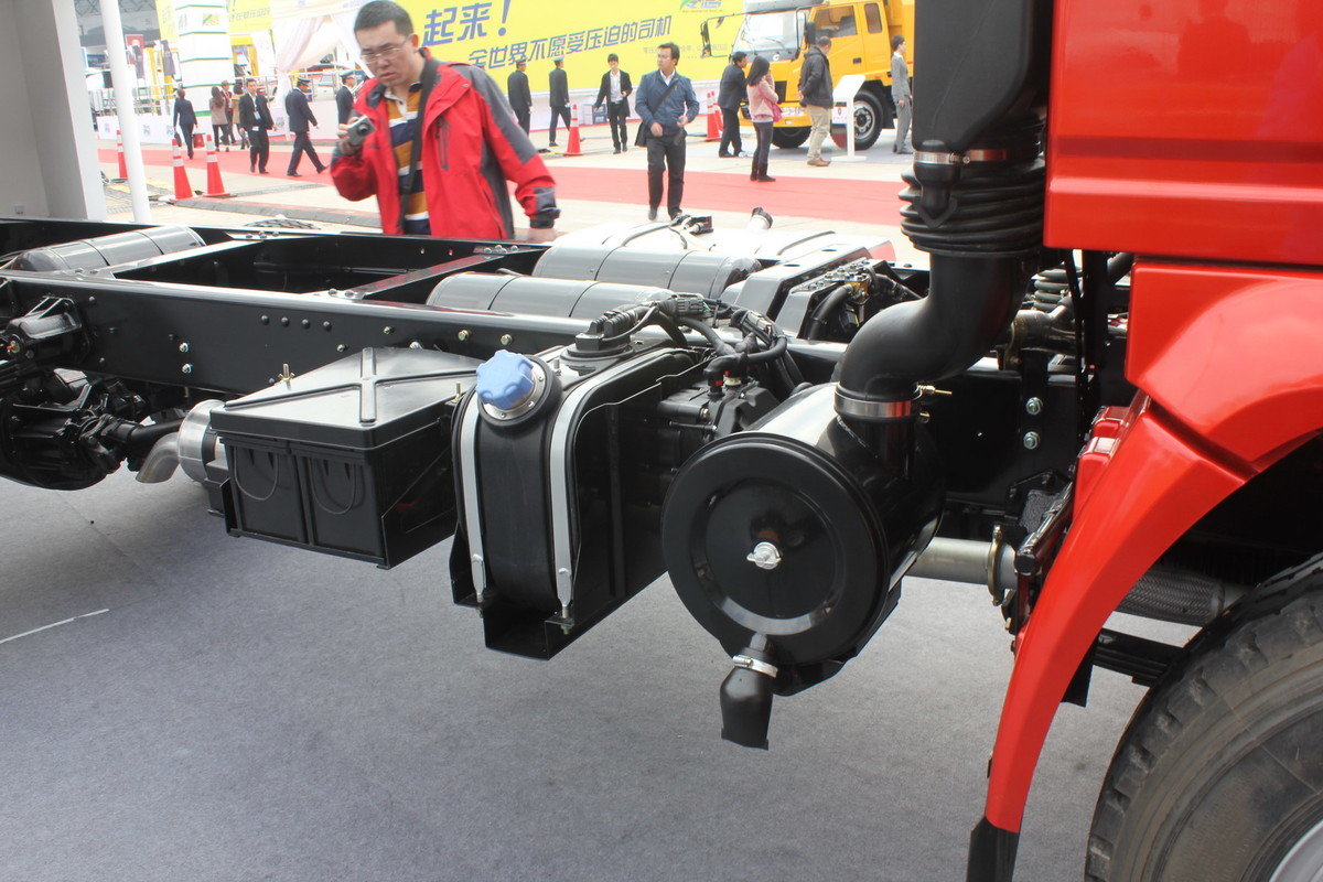 电车启动不了?或许是一块小电瓶没电了