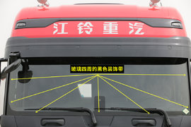 过年聊点冷知识：卡车风挡玻璃四周的黑点是干嘛用的？