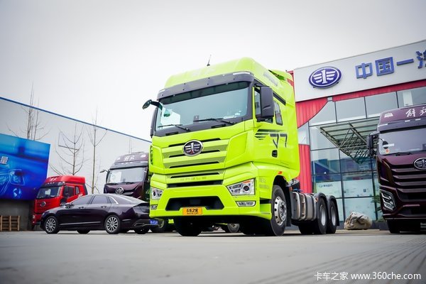 顶级重卡谁舒适？解放 重汽 东风 陕汽 福田来比一比！