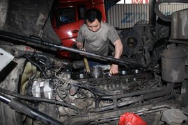 不仅仅是散热防冻 冷却液作用竟这么多！使用不当或致缸套锈蚀