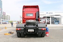 突降大雪！318国道海子山路段结冰严重、能见度差