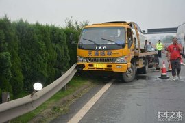 7死7伤！新疆吐鲁番发生严重交通事故