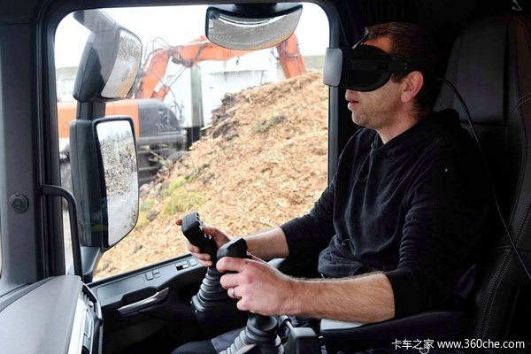 不下车就能完成装卸 带上VR眼镜安全又高效 未来运输还能这么酷？