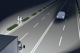 堪比高端轿车! 解析五十铃ELF安全装备 自动刹车+全速域ACC